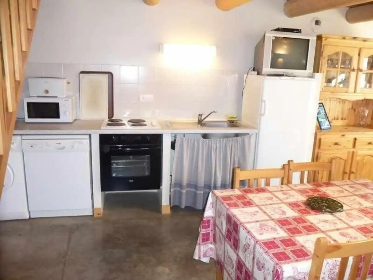 Holiday home Gite Independant 4 Pers. A Rauret Avec Cour, Proche Gorges De L'Allier, Parking Prive, Animations. - Fr-1-582-193